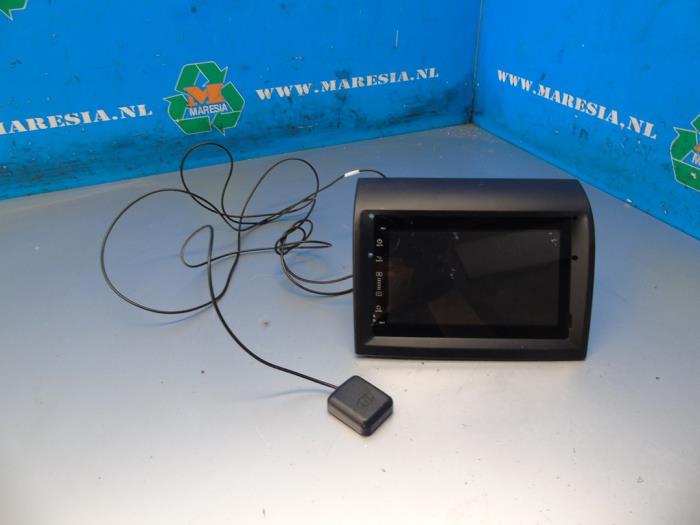 Navigation system from a Peugeot Boxer (U9) 2.2 HDi 130 Euro 5 2013