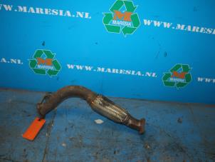 Used Exhaust middle section Kia Sorento I (JC) 2.5 CRDi 16V Price € 36,75 Margin scheme offered by Maresia Auto Recycling B.V.
