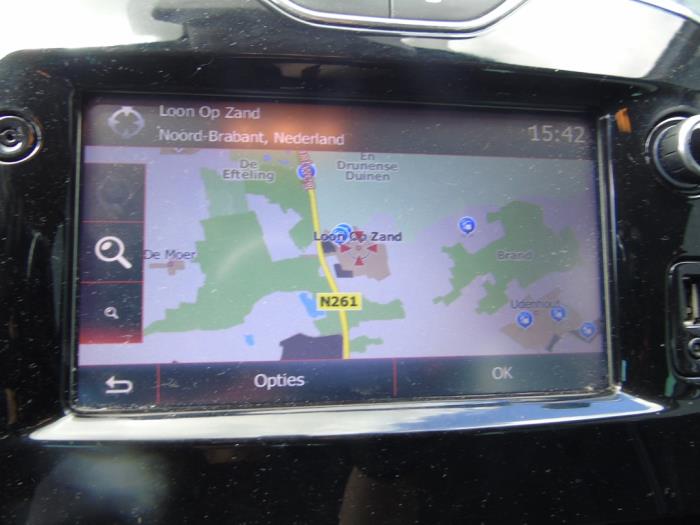 Sistema de navegación de un Renault Clio IV Estate/Grandtour (7R) 1.5 Energy dCi 90 FAP 2013