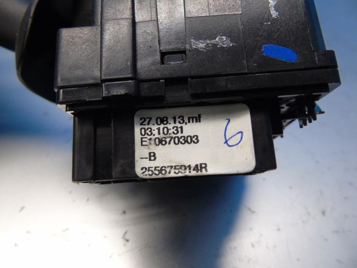 Wiper switch from a Renault Clio IV Estate/Grandtour (7R) 1.5 Energy dCi 90 FAP 2013