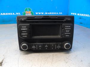 Usagé Radio/Lecteur CD Kia Rio III (UB) 1.4 CVVT 16V Prix € 89,25 Règlement à la marge proposé par Maresia Auto Recycling B.V.