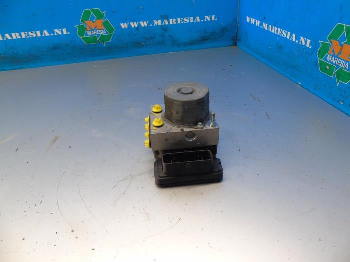 Used ABS pump Dacia Duster (HS) 1.2 TCE 16V Price € 220,50 Margin scheme offered by Maresia Auto Recycling B.V.