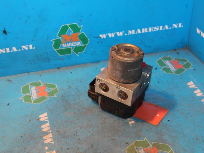 ABS pump Hyundai Trajet 2.0 16V 589103A100 G4JP