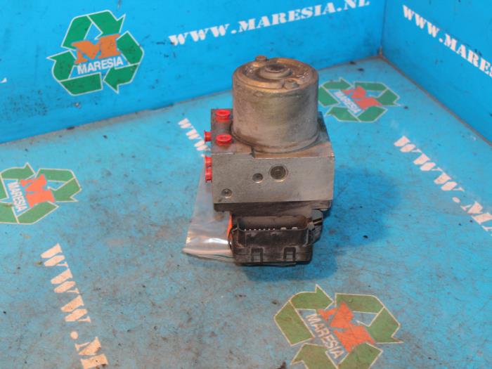 ABS pump Hyundai Trajet 2.0 16V 589103A100 G4JP