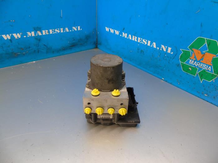 Gebrauchte ABS Pumpe Nissan Note (E11) 1.4 16V Preis € 131,25 Margenregelung angeboten von Maresia Auto Recycling B.V.