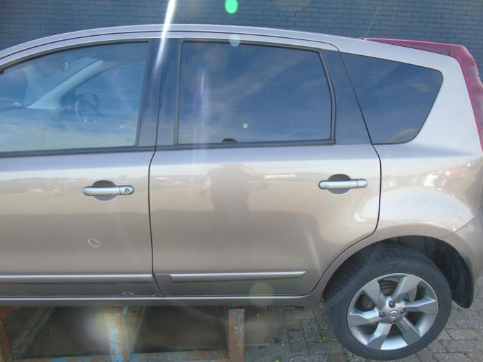 Puerta de 4 puertas izquierda detrás de un Nissan Note (E11) 1.4 16V 2012