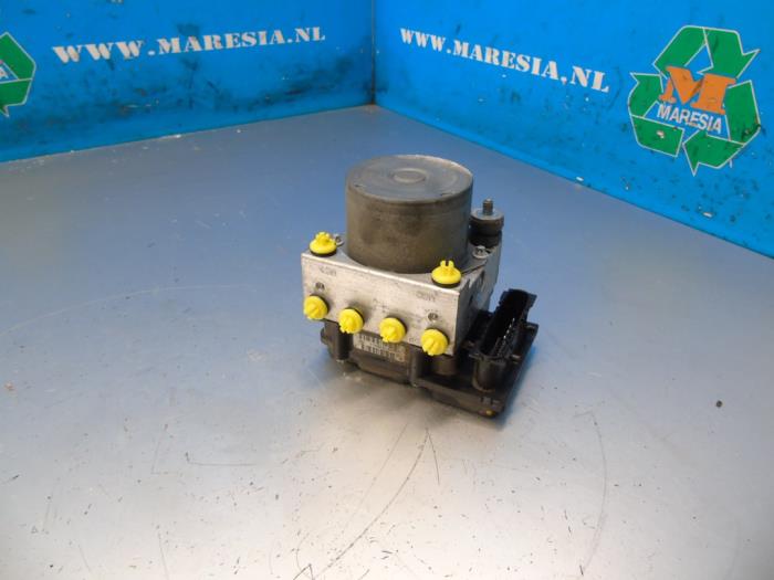 Used ABS pump Peugeot 107 1.0 12V Price € 52,50 Margin scheme offered by Maresia Auto Recycling B.V.