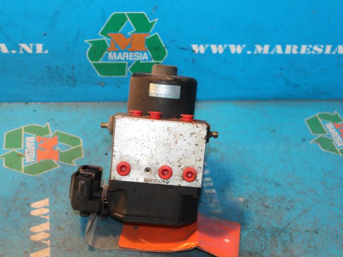 Begagnade ABS-pump Toyota Celica (ZZT230/231) 1.8i 16V Pris € 47,25 Marginaltabell erbjuds av Maresia Auto Recycling B.V.