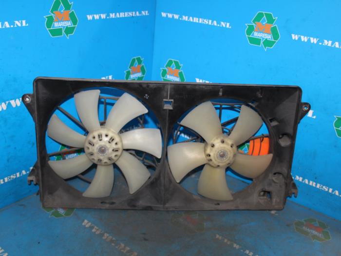 Cooling fans from a Toyota Celica (ZZT230/231) 1.8i 16V 2001
