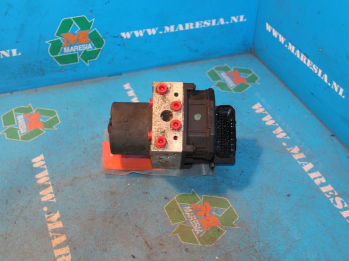 Used ABS pump Ford Mondeo III 1.8 16V Price € 36,75 Margin scheme offered by Maresia Auto Recycling B.V.
