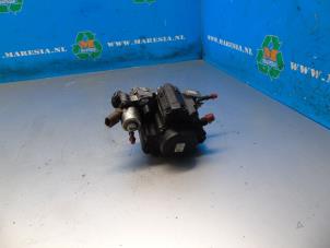 Used Mechanical fuel pump Kia Rio III (UB) 1.1 CRDi VGT 12V Price on request offered by Maresia Auto Recycling B.V.