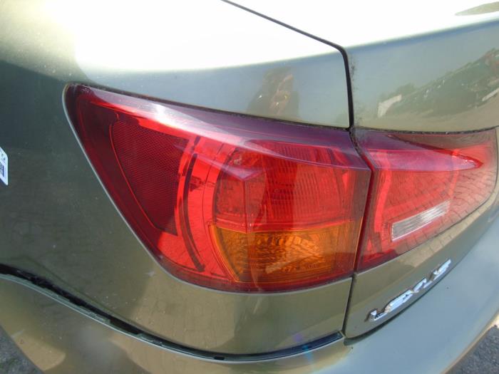 Rücklicht links van een Lexus IS (E2) 220d 16V 2006