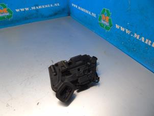 Used Front door lock mechanism 4-door, right Seat Leon (5FB) 1.2 TSI Ecomotive 16V Price € 52,50 Margin scheme offered by Maresia Auto Recycling B.V.