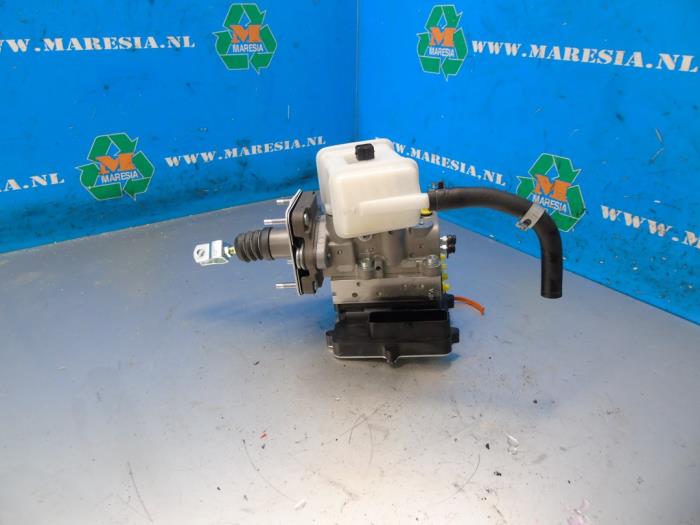 Begagnade ABS-pump Kia Niro I (DE) 1.6 GDI Hybrid Pris på förfrågan erbjuds av Maresia Auto Recycling B.V.