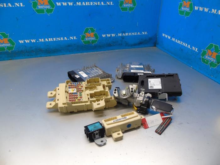 Used Ignition lock + computer Kia Niro I (DE) 1.6 GDI Hybrid Price on request offered by Maresia Auto Recycling B.V.