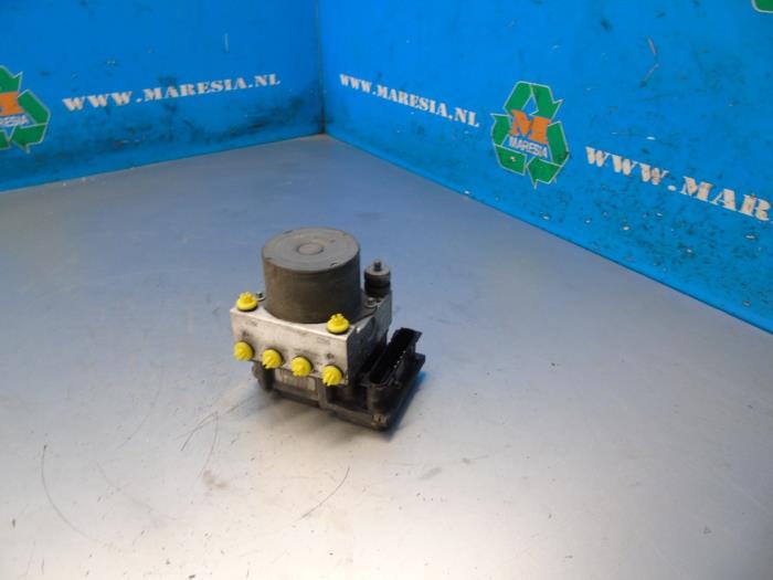 Used ABS pump Peugeot 107 1.0 12V Price € 47,25 Margin scheme offered by Maresia Auto Recycling B.V.
