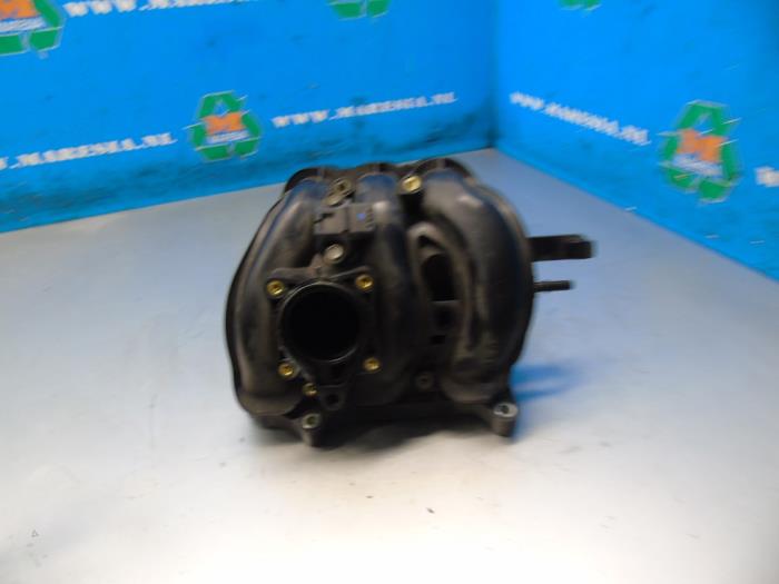 Intake manifold Toyota Yaris III 1.0 12V VVTi 1KRFE