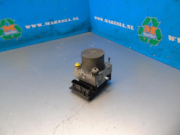 Used ABS pump Toyota Aygo (B10) 1.0 12V VVT-i Price € 105,00 Margin scheme offered by Maresia Auto Recycling B.V.