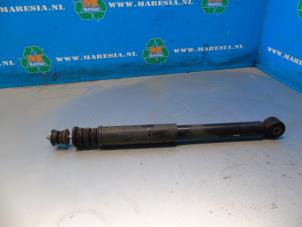 Used Rear shock absorber, right Renault Twingo II (CN) 1.2 16V Price € 15,75 Margin scheme offered by Maresia Auto Recycling B.V.