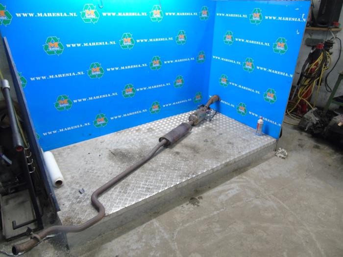 Used Front pipe + catalyst Renault Megane IV Estate (RFBK) 1.6 E-Tech 160 Price on request offered by Maresia Auto Recycling B.V.