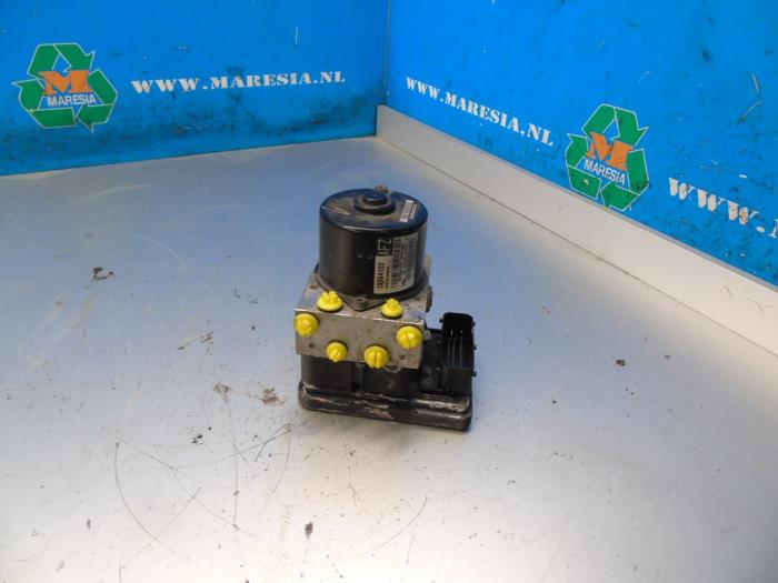 Begagnade ABS-pump Opel Astra J GTC (PD2/PF2) 1.4 Turbo 16V ecoFLEX 120 Pris på förfrågan erbjuds av Maresia Auto Recycling B.V.