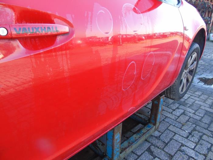 Puerta 2 puertas derecha de un Opel Astra J GTC (PD2/PF2) 1.4 Turbo 16V ecoFLEX 120 2012
