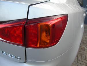 Usagé Feu arrière secondaire droit Lexus IS (E2) 250 2.5 V6 24V Prix € 105,00 Règlement à la marge proposé par Maresia Auto Recycling B.V.