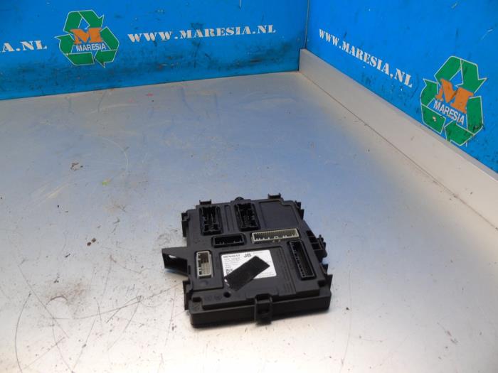 Used Body control computer Renault Megane IV Estate (RFBK) 1.6 E-Tech 160 Price € 89,25 Margin scheme offered by Maresia Auto Recycling B.V.