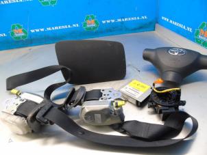 Usagé Kit + module airbag Toyota Aygo (B10) 1.0 12V VVT-i Prix € 262,50 Règlement à la marge proposé par Maresia Auto Recycling B.V.