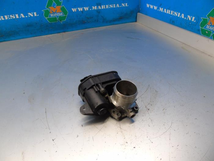 Gebrauchte Drosselklappengehäuse Peugeot 2008 (CU) 1.2 12V e-THP PureTech 130 Preis € 42,00 Margenregelung angeboten von Maresia Auto Recycling B.V.