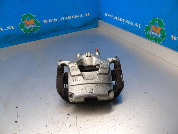 Gebrauchte Bremszange links vorne Opel Astra J (PC6/PD6/PE6/PF6) 1.6 CDTI 16V Preis € 47,25 Margenregelung angeboten von Maresia Auto Recycling B.V.