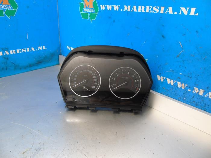 Instrument panel from a BMW 1 serie (F20) 116i 1.6 16V 2014