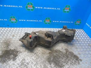 Usados Depósito Adblue Ford Transit Connect (PJ2) 1.5 EcoBlue Precio € 420,00 Norma de margen ofrecido por Maresia Auto Recycling B.V.