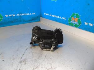 Usagé Serrure portière mécanique 4portes avant droite Toyota Aygo (B40) 1.0 12V VVT-i Prix € 36,75 Règlement à la marge proposé par Maresia Auto Recycling B.V.
