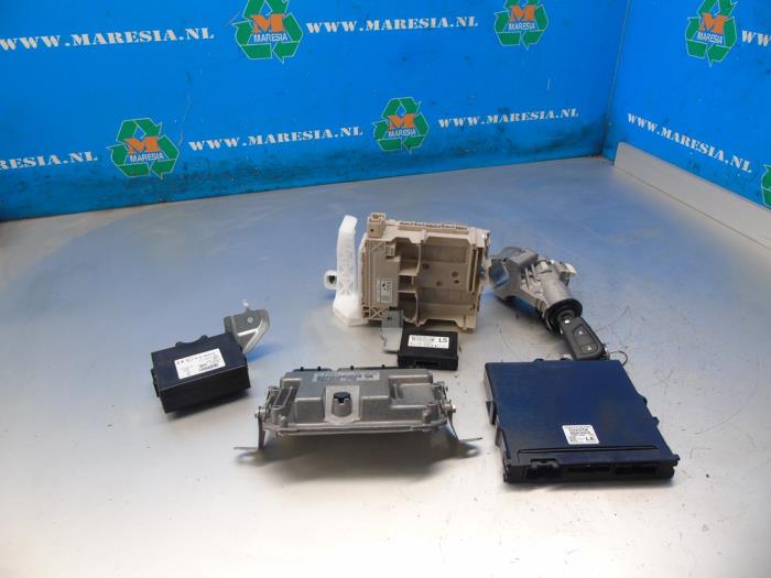 Used Ignition lock + computer Toyota Aygo (B40) 1.0 12V VVT-i Price € 315,00 Margin scheme offered by Maresia Auto Recycling B.V.