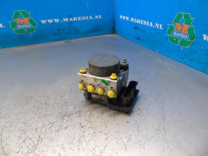 Begagnade ABS-pump Nissan Note (E11) 1.6 16V Pris € 157,50 Marginaltabell erbjuds av Maresia Auto Recycling B.V.