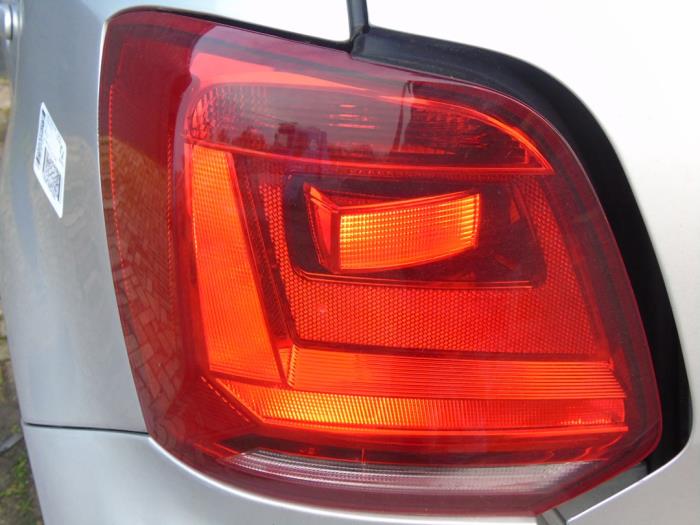 Tylne swiatlo pozycyjne lewe z Volkswagen Polo V (6R) 1.0 12V BlueMotion Technology 2017