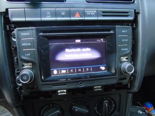 Usados Reproductor de CD y radio Volkswagen Polo V (6R) 1.0 12V BlueMotion Technology Precio € 162,75 Norma de margen ofrecido por Maresia Auto Recycling B.V.
