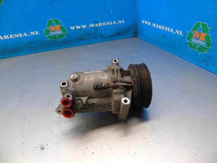 Usagé Pompe clim Dacia Lodgy (JS/SD0J) 1.2 TCE 16V Prix € 131,25 Règlement à la marge proposé par Maresia Auto Recycling B.V.