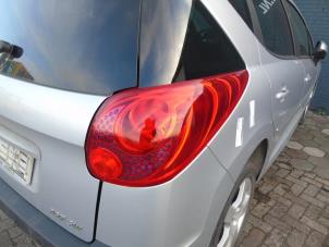 Gebrauchte Rücklicht rechts Peugeot 207 SW (WE/WU) 1.6 16V Preis € 78,75 Margenregelung angeboten von Maresia Auto Recycling B.V.