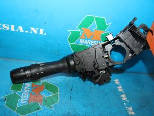 Usagé Commutateur feu clignotant Toyota Prius (NHW20) 1.5 16V Prix € 52,50 Règlement à la marge proposé par Maresia Auto Recycling B.V.