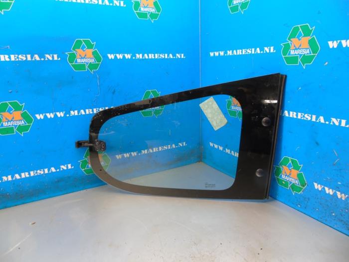 Usados Ventanilla triangular derecha detrás Dacia Lodgy (JS/SD0J) 1.2 TCE 16V Precio de solicitud ofrecido por Maresia Auto Recycling B.V.