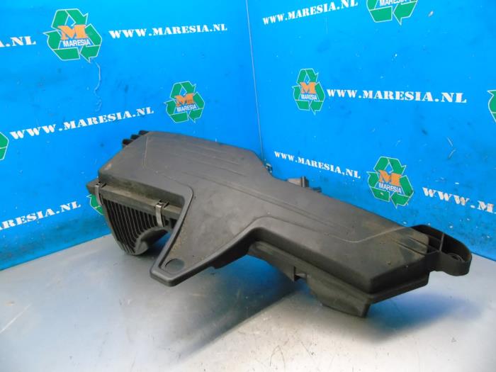 Air box from a BMW 1 serie (F20) 116i 1.6 16V 2014