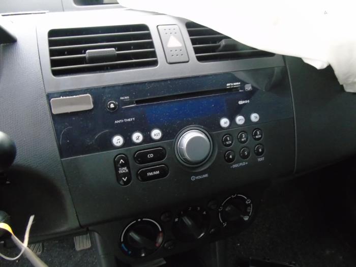 Radioodtwarzacz CD z Suzuki Swift (ZA/ZC/ZD1/2/3/9) 1.3 VVT 16V 2008