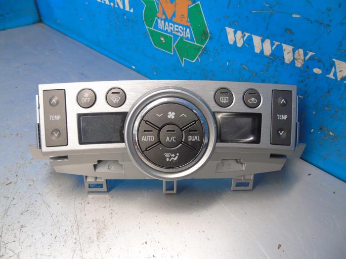 Panel de control de calefacción de un Toyota Verso 1.8 16V VVT-i 2012