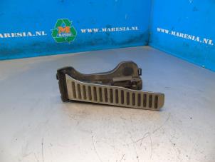 Used Accelerator pedal Volkswagen Scirocco (137/13AD) 1.4 TSI 122 16V Price € 36,75 Margin scheme offered by Maresia Auto Recycling B.V.