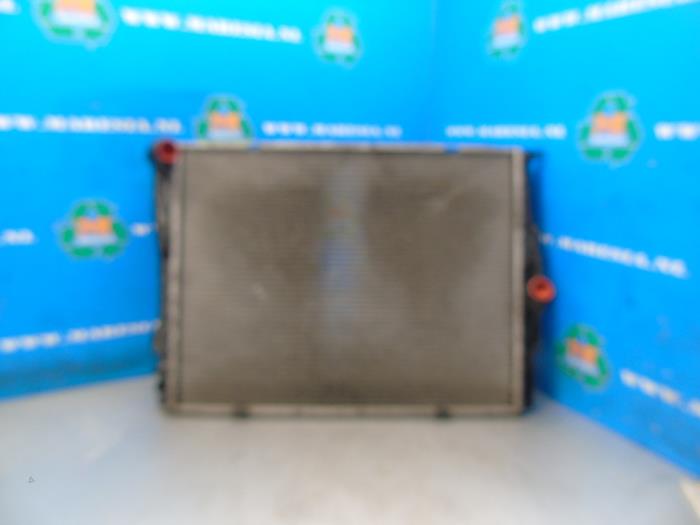 Usagé Radiateur BMW 1 serie (E81) 116i 2.0 16V Prix € 52,50 Règlement à la marge proposé par Maresia Auto Recycling B.V.