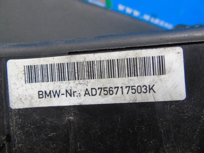 Air box from a BMW 1 serie (E81) 116i 2.0 16V 2010