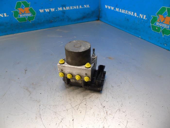 Usagé Pompe ABS Citroen C1 1.0 12V Prix € 42,00 Règlement à la marge proposé par Maresia Auto Recycling B.V.