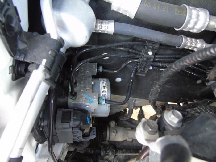 Pompe ABS d'un Kia Picanto (JA) 1.0 DPi 12V 2021